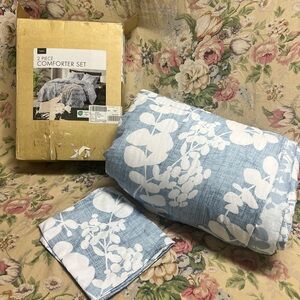 Twin comforter aria floral print reversible
